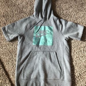 Nike Air Heritage Pullover Short Sleeve Hoodie